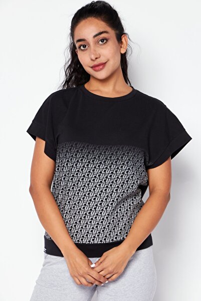UFC تيشيرتات رياضية نسائية بأكمام قصيرة للتدريب، لون أسود