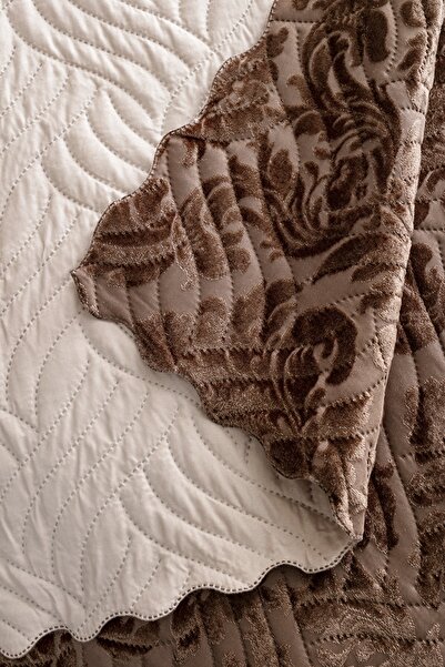 West Home Double Bedspread - Two Pillowcases 240X260