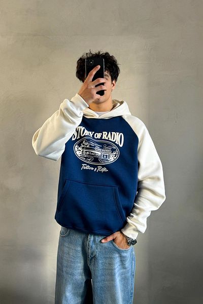 Flaw Wear Story of Radio Printed Oversize Sweatshirt