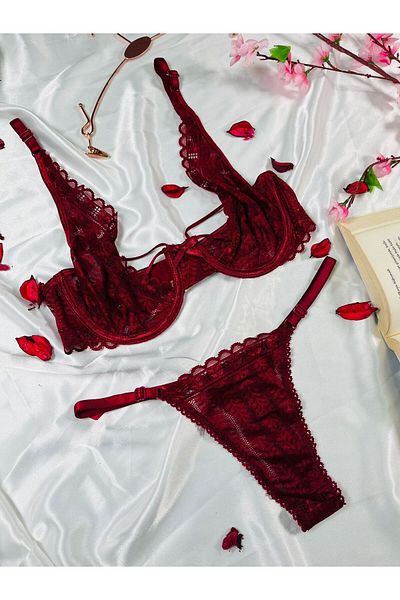 COLOR DE PIEL FEMEI FĂRĂ CAPACĂ CU SÂRMĂ ȘI ROSIU CLARET SUtien Elegant DE COSUM