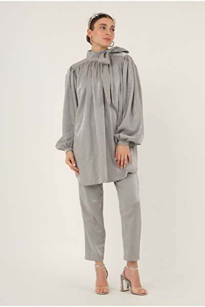 HEQA Костюм з коміром на зав'язках, сірий