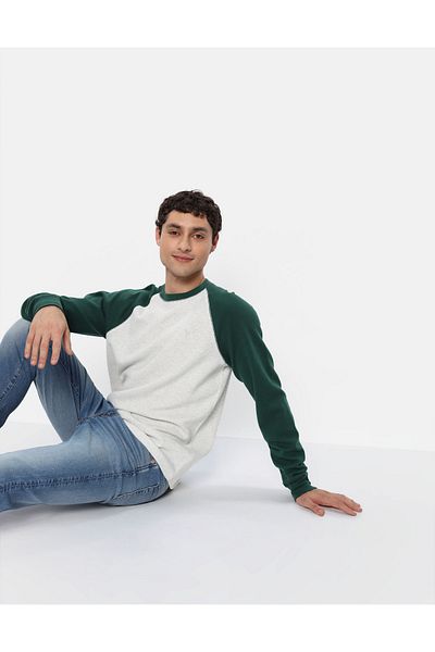 AMERICAN EAGLE تي شيرت حراري بأكمام طويلة راجلان من AE