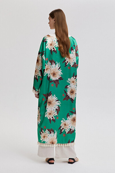 Touché Privé Φούντα Λεπτομερές κιμονό με λουλούδια