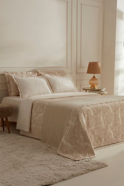Karaca Home Gold Kate 8 Piece Dowry Set