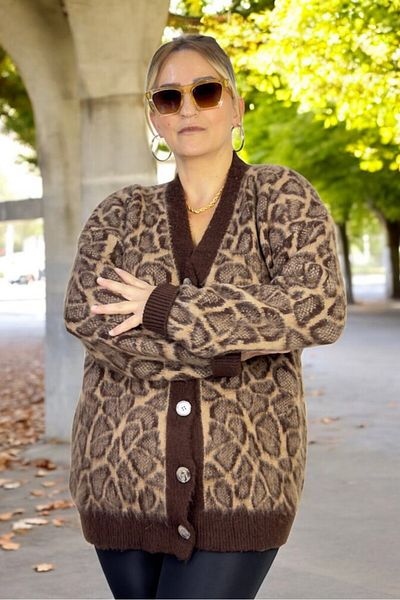 yagmurberen Bone Button Patterned V-Neck Large Size Knitting Cardigan
