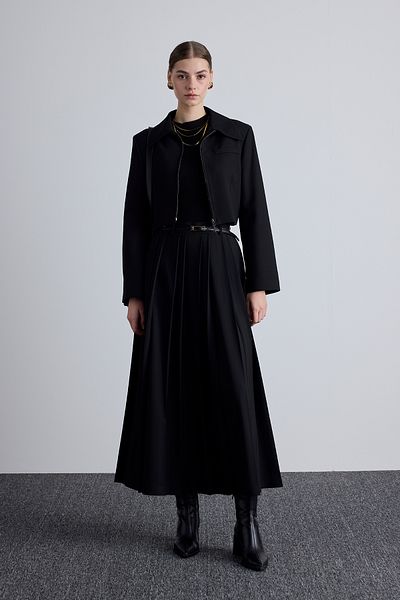 Manuka Schwarze, klassisch geschnittene Crop-Blazer-Jacke