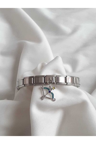 bijoux uniques Italian Charm Bracelet with Steel Bow Figure