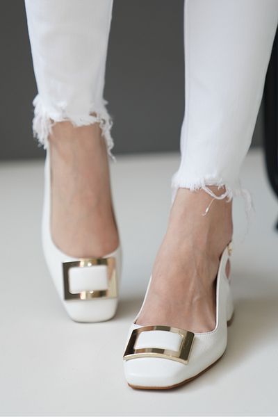 Lizzu Pantofi de damă Sion White - Cataramă pătrată aurie, toc scăzut