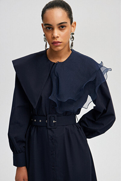 Touché Privé POPLÍNOVÉ ŠATY S ORGANZOVÝM Límečkem