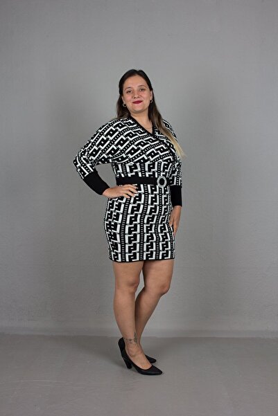 Truva XXL Πλεκτό φόρεμα μεγάλου μεγέθους με λαιμόκοψη και ζώνη