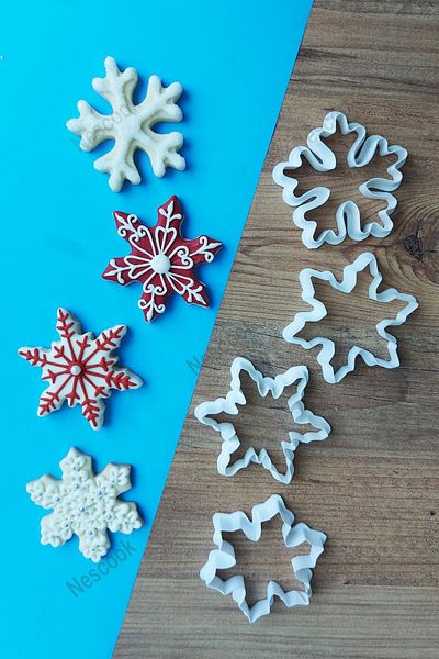 nescook 4-Piece Snowflake Cookie Mold - Sugar Plasticine Mold Christmas Sculpting Cookie Cutter