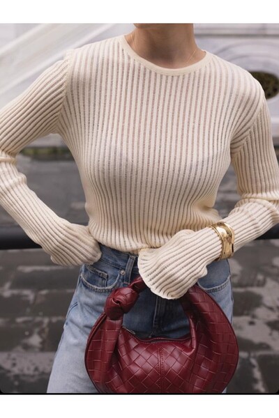 neslihansarıca bej bluz , uzun kol geniş bilek bej bluz