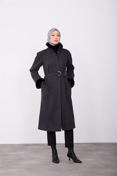 Armine Anthracite Portable Coat - με λεπτομέρεια γούνας και σφιγκτήρα, μοντέλο 23k7213