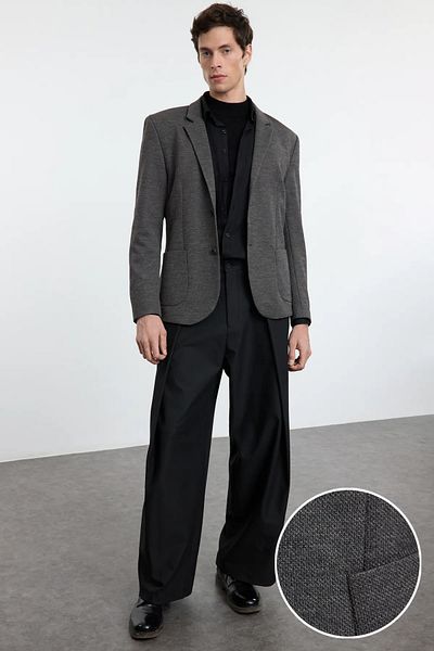 Trendyol Collection Pohodlná flexibilní antracitová bunda - Regular Fit TMNAW25BC00003