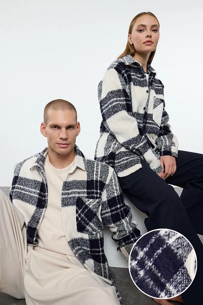 Trendyol Collection Ecru-Holzfällerjacke für Unisex – übergroßes Winterhemd TMNAW25GO00024