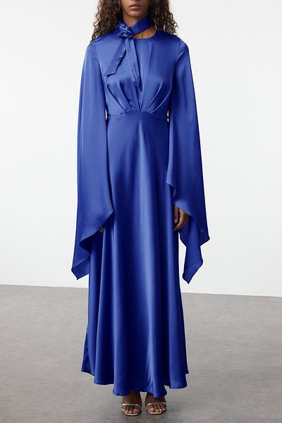 Trendyol Modest Blaue Rose Accessoire Satin gewebtes Abendkleid TCTSS24DB00066