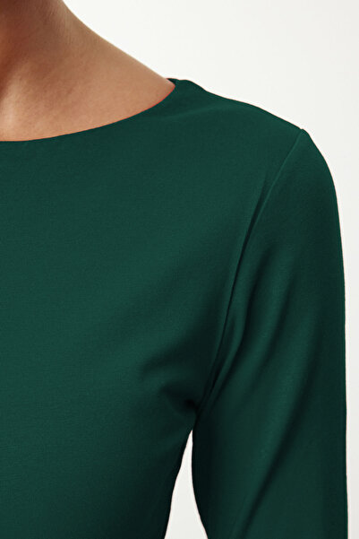 Trendyol Collection Σμαραγδένια πράσινη ελαστική βαμβακερή μπλούζα με λαιμόκοψη - TWOAW24BZ00166