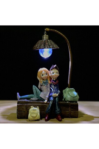 Kasaba Dükkan Sandıkta Oturan Sevimli Çiftler Işıklı Polyester Sevgili Biblo