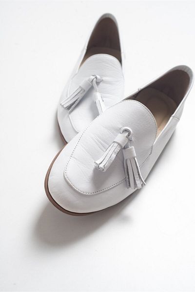 LuviShoes F04 Pantofi de damă cu ciucuri din piele naturală din piele albă