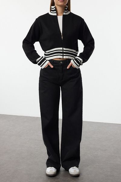 Edit by Trendyol Black Color-Blocked Stand Collar Knitwear Cardigan Tedaw25Hi00012