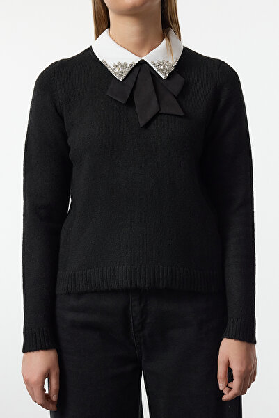 Trendyol Collection Pulover negru din tricotaje cu textura moale - cu panglică și detalii cu pietre, TWOAW25KZ00035