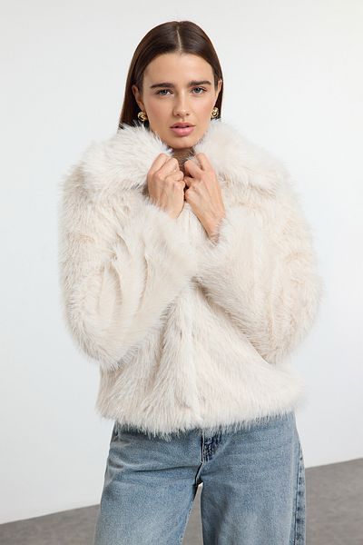 Trendyol Collection Kožich Ecru - Regular Fit Twoaw25Mo00314