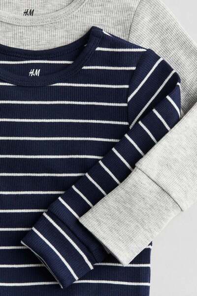 H&M طقم مكون من قطعتين من البدلات طويلة الأكمام