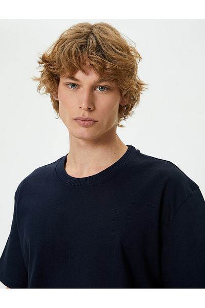 Koton Basic-Kurzarm-T-Shirt aus Baumwolle mit Rundhalsausschnitt