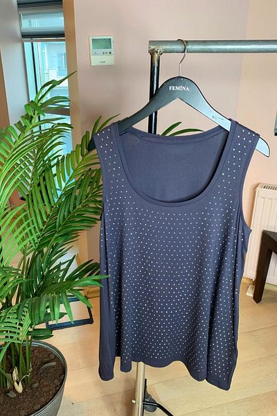 Büyük Moda Zero Arm Stone Detailed Combed Bluz