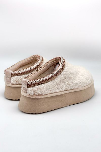 Shoebutik Σγουρές μπεζ βελούδινες παντόφλες