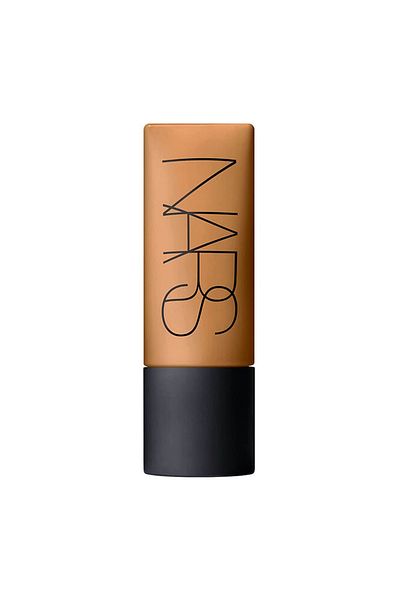 Nars Natural Looking Lasting Matte Finish Foundation-Tahoe Passi.4592 - Dispersing Evenly