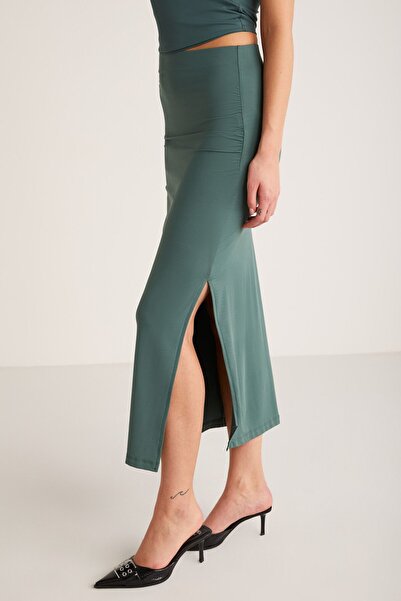 ETHIQUET Madison Women's Green Slim Fit Knitted Skirt - Slit Detail and Elastic Waist