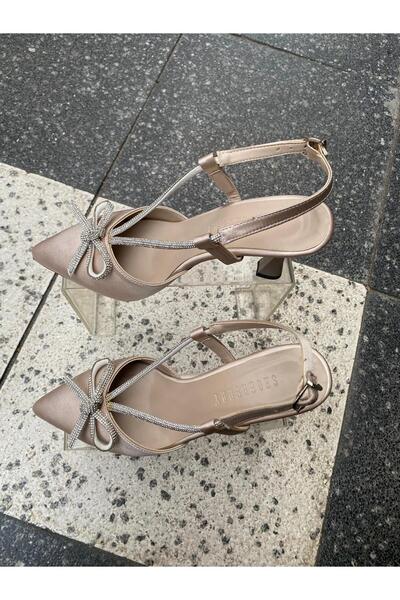 Metin Ayakkabı ten rengi dış meteryal saten taş aksesuarlı kadeh topuklu kadı...