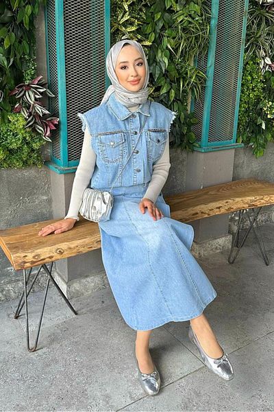 Oven Blue Jeans Vest with Stones