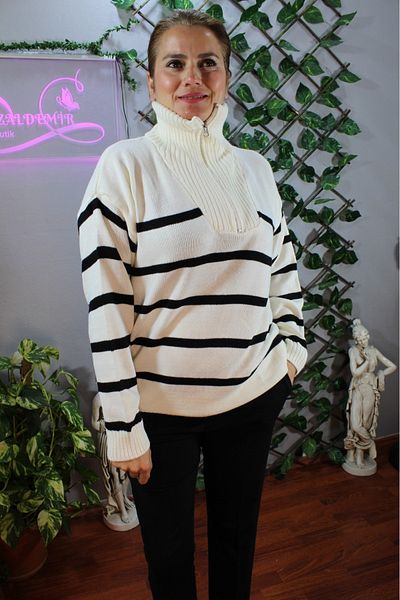 YelizAldemir Butik White Black Striped Zippered Collar Sweater