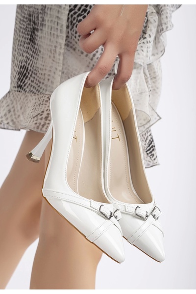 GULT Білі лаковані вечірні туфлі