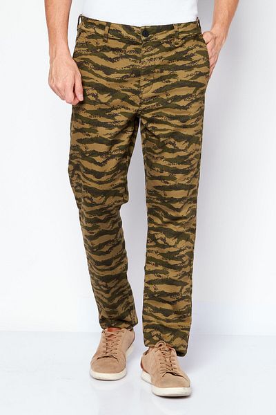 Dkny Men Slim Fit Camouflage Chino Pants, Olive Combo