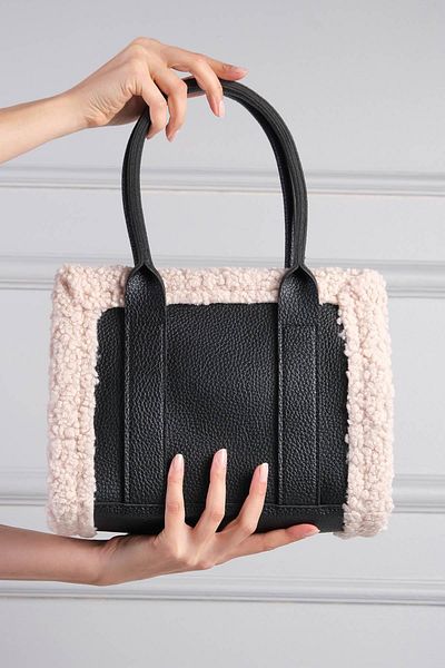 Mio Gusto Black Color Faux Fur Detailed Hand and Shoulder Women's Bag