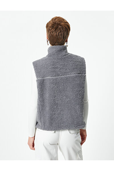 Koton Λούτρινο γιλέκο με τσέπη με φερμουάρ Λεπτομερής αντίθεση χρώματος γιακά