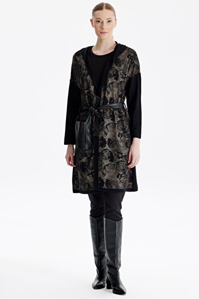 Tığ Triko GÜL DESENLİ DERİ DETAYLI HIRKA SİYAH