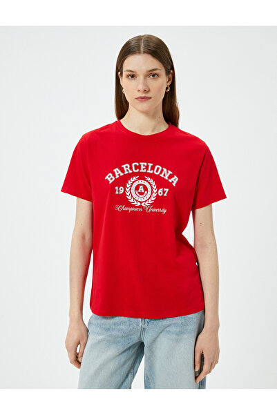 Koton Bedrucktes Baumwoll-T-Shirt mit Rundhalsausschnitt – Kurze Ärmel, Standardpassform