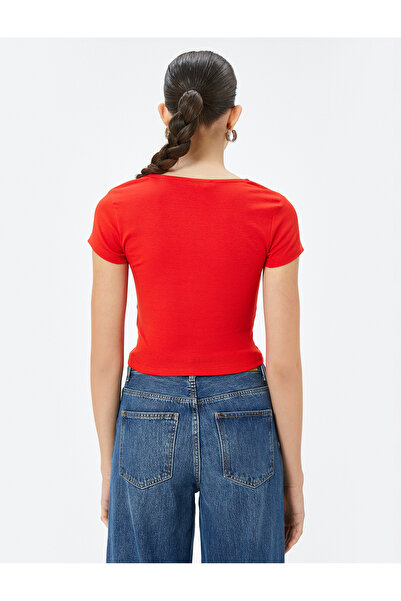 Koton Kurzärmliges T-Shirt aus Baumwolle mit asymmetrischem Kragen