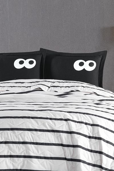 Eponj Home Double Quilted Bedspread Set - Funny Black