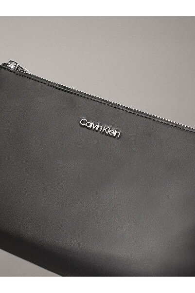 Calvin Klein Dámská černá crossbody kabelka