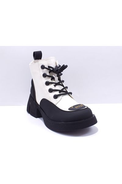 Guja 24K405-1 Patent Leather Heeled Boots (Form Is Small Size 1)