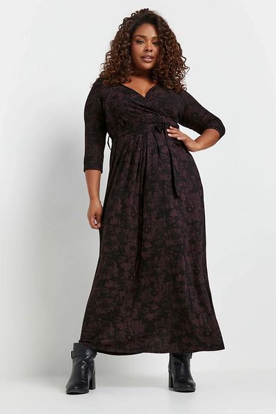 Stil Diva Plus Size V Neck Belted Three Quarter Sleeve Long Cut Print Dress 303649