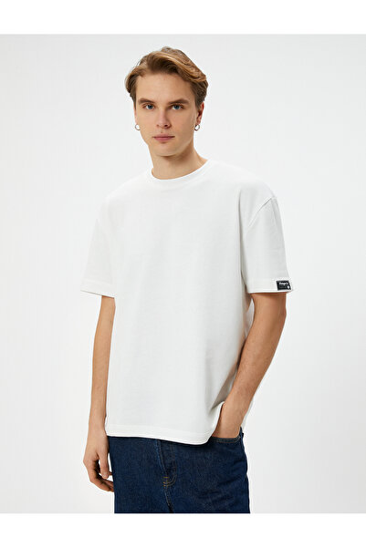 Koton Oversize Tişört Etiket Detaylı Bisiklet Yaka