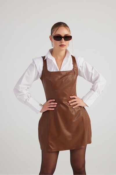 HOLLY LOLLY Καφέ Φόρεμα Larissa Vegan Δερμάτινο τετράγωνο γιακά