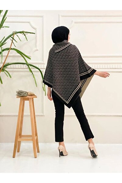 sportiness Women's Polka Dot Patterned Triangle Poncho