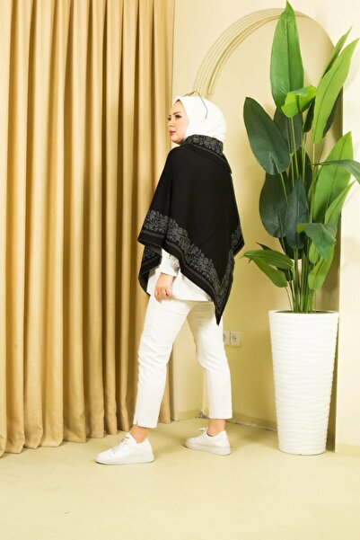 b buhari bykoc Knitwear Women's Rose Print Triangle Poncho